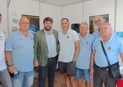 Varios miembros del Radio Club Región de Murcia con el Presidente de la Comunidad de la Región de Murcia
