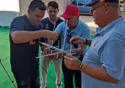 Montando la antena para satélites portatil BIG SIGNAL SpaceQuad