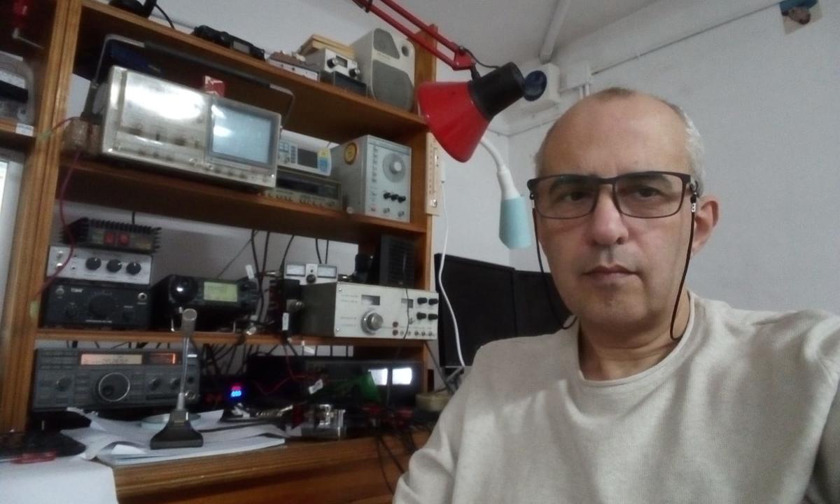 Fin de semana muy movido y con muchísima afluencia de estudiantes que hacían cola delante de nuestro stand.